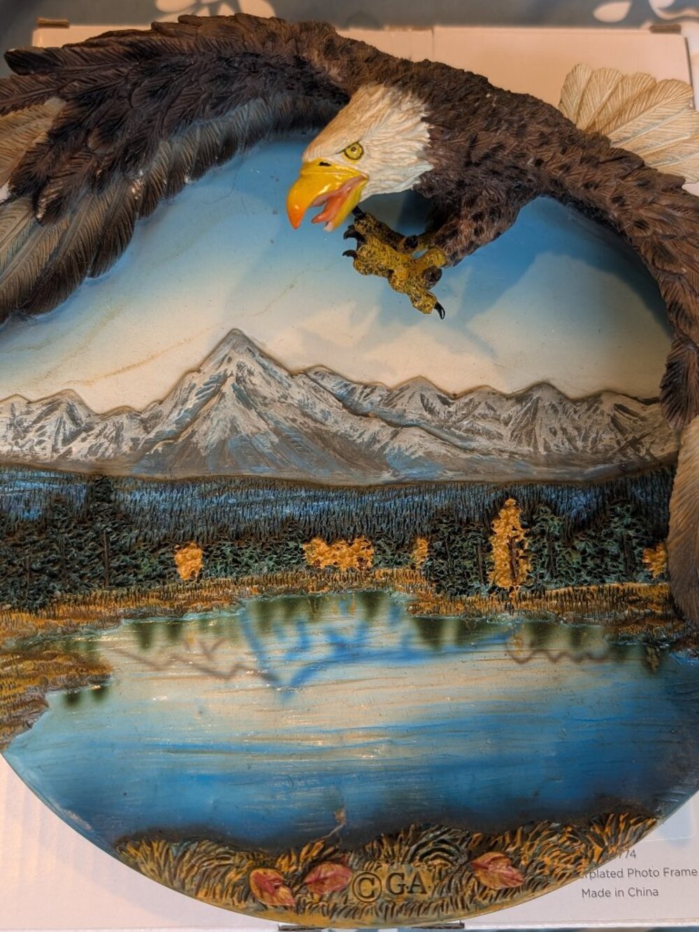 Hamilton Collection 3D collector plate from the Four Seasons of the Eagle series